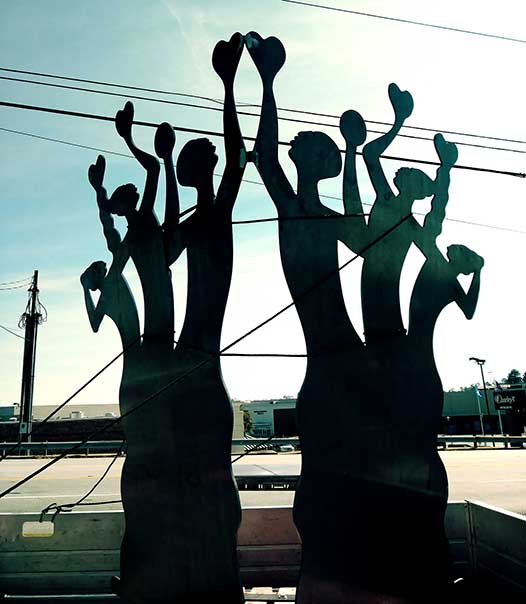 Martin Luther King Jr. memorial mural sculpture by Corey Barksdale in Dublin, Georgia